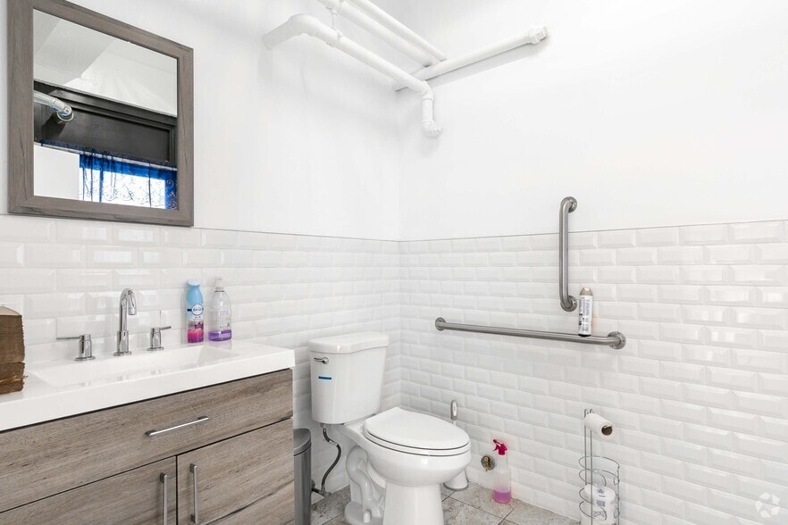 47-09 30th St, Long Island City, NY for lease - Interior Photo - Image 3 of 21