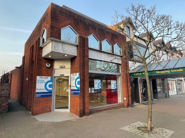 75 Clifton St, Lytham St Annes for sale Primary Photo- Image 1 of 1