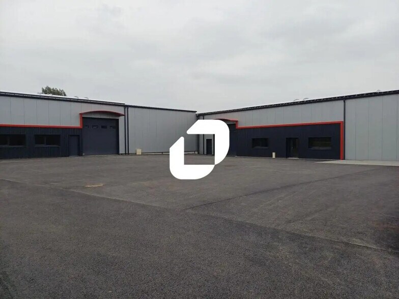 31 Rue Chotard, Le Loroux-Bottereau for sale - Building Photo - Image 2 of 7