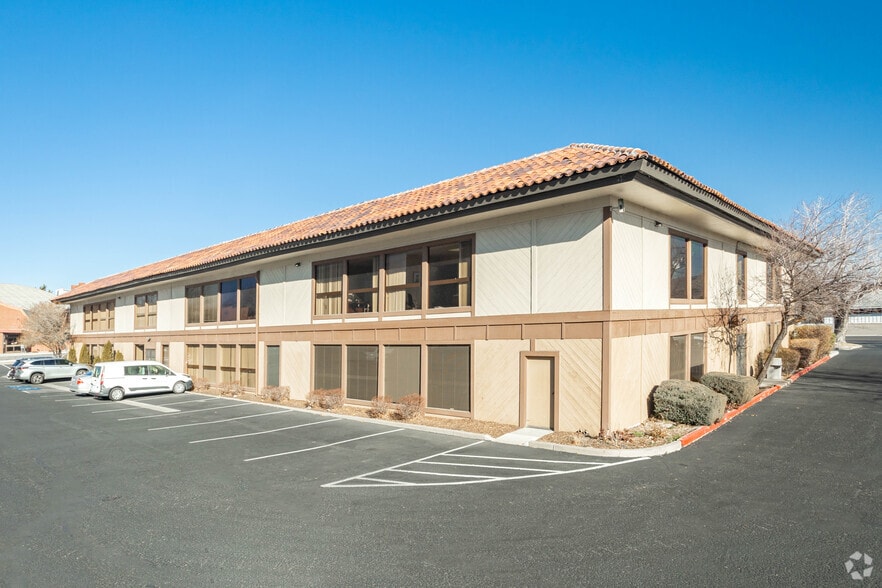 1135 Terminal Way, Reno, NV for lease - Primary Photo - Image 1 of 7