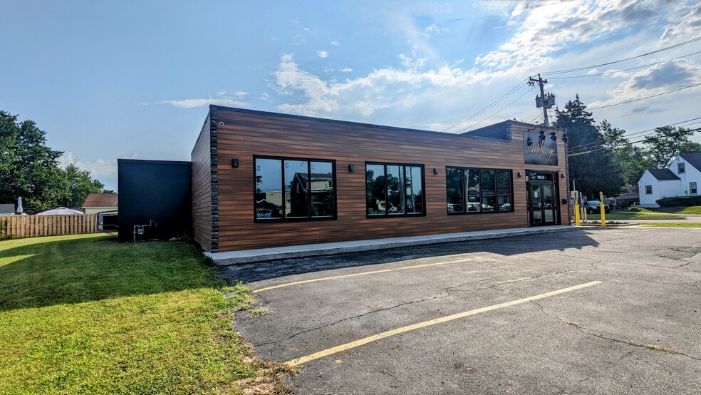 1815 Eggert Rd, Buffalo, NY for lease - Primary Photo - Image 1 of 38