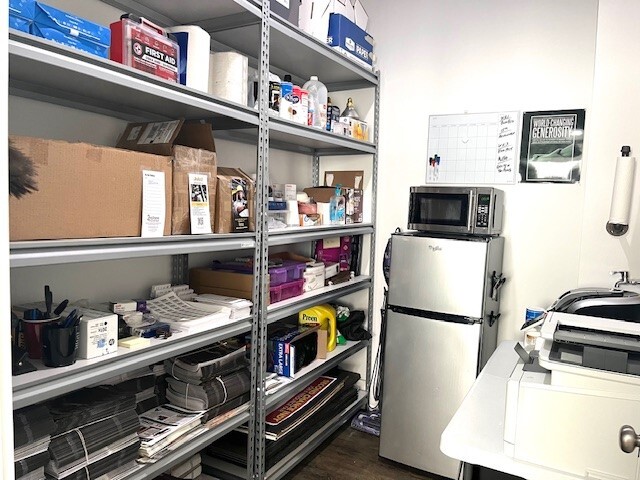 241 W 38th St, Indianapolis, IN for sale - Interior Photo - Image 3 of 9