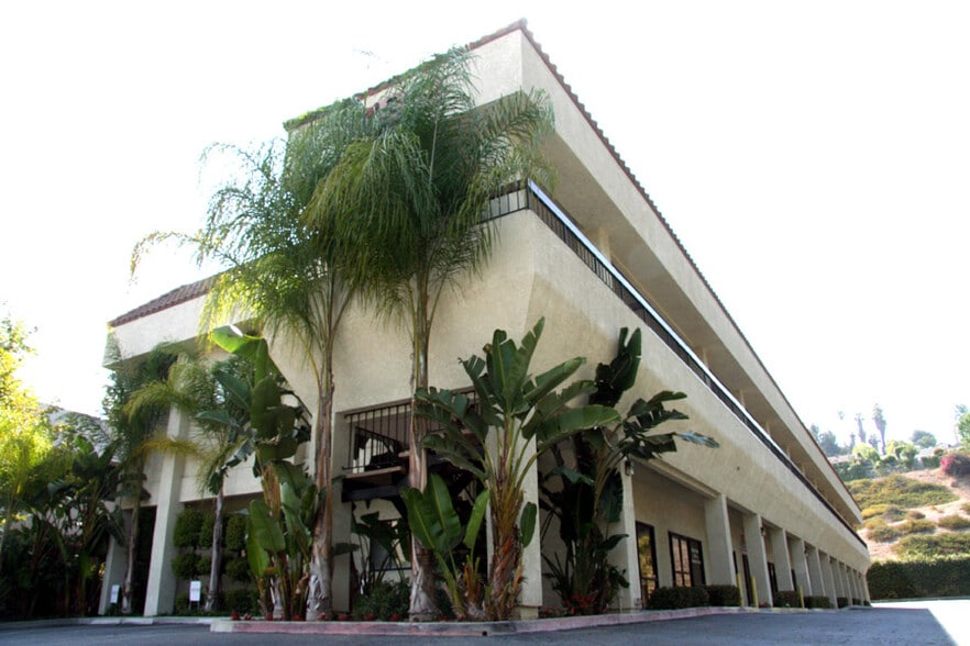 732 N Diamond Bar Blvd, Diamond Bar, CA for lease - Building Photo - Image 3 of 5