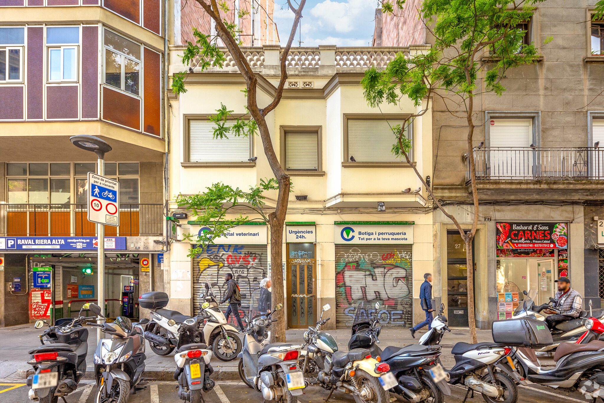 Retail in Barcelona, Barcelona for sale Primary Photo- Image 1 of 18