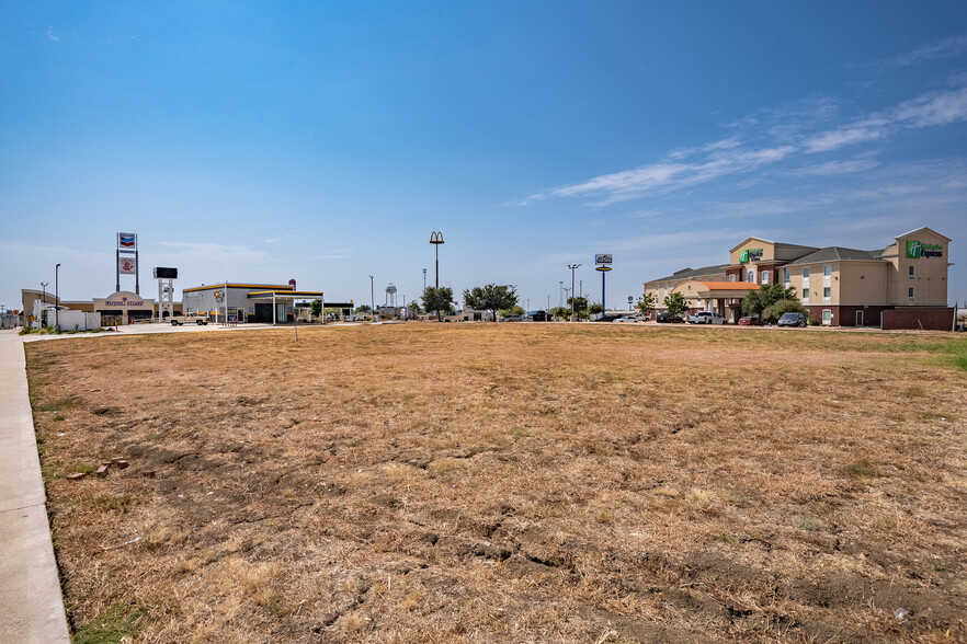 805 N Parkway Dr, Alvarado, TX for sale - Primary Photo - Image 1 of 1