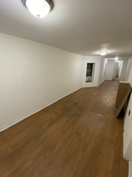 527 W 48th St, New York, NY for lease - Interior Photo - Image 2 of 7