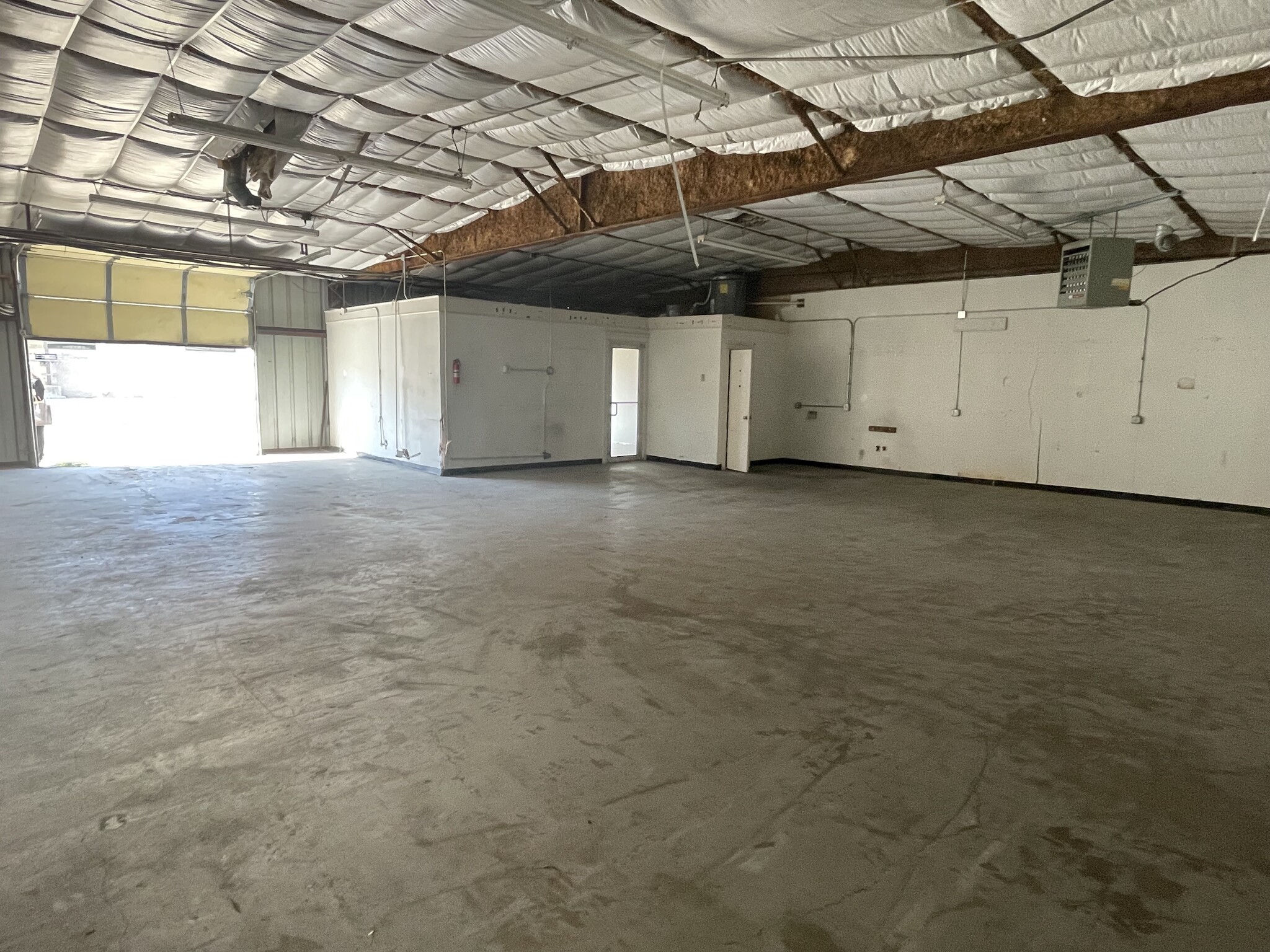 2426 Merrell Rd, Dallas, Tx 75229 - Industrial For Lease 