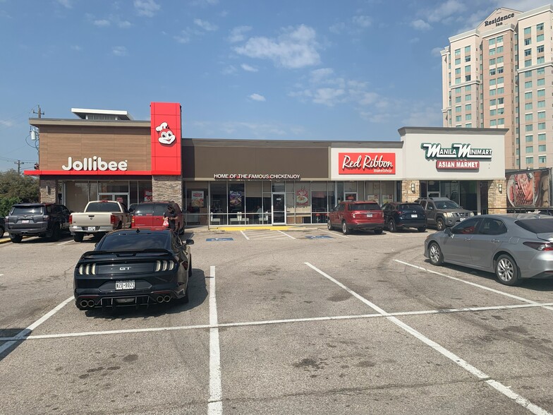 8001 Main St, Houston, TX for lease - Building Photo - Image 2 of 4