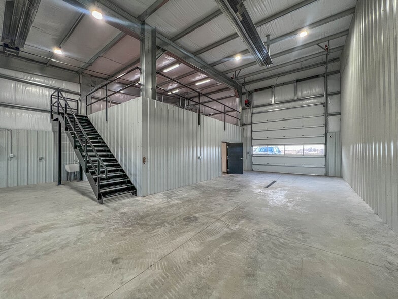 687 N Robertson Rd, Casper, WY for lease - Building Photo - Image 3 of 13