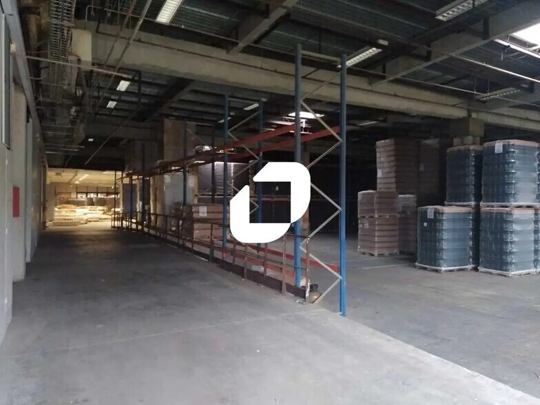 Flex in Canéjan for lease - Interior Photo - Image 3 of 14