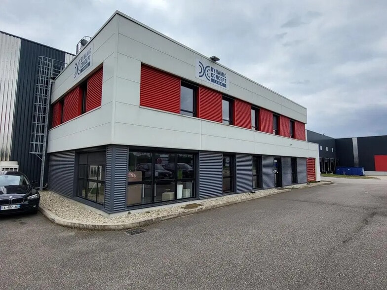 Office in Saint-Priest for lease - Building Photo - Image 1 of 2