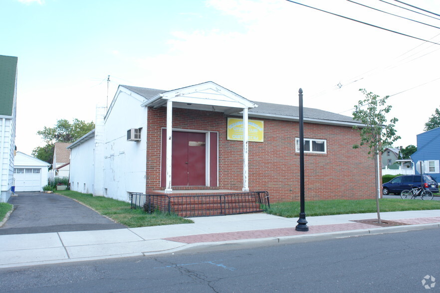 728 Roosevelt Ave, Carteret, NJ for sale - Primary Photo - Image 1 of 1