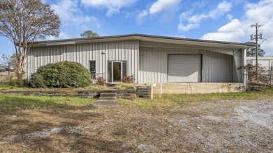 835 Mcentire Ln, Decatur, AL for lease Building Photo- Image 1 of 23