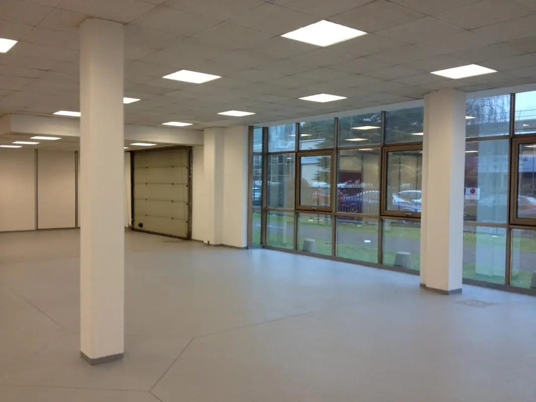 Office in Bezons for lease Interior Photo- Image 1 of 5