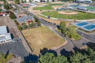 1040 24th Ave SW, Albany, OR - AERIAL  map view