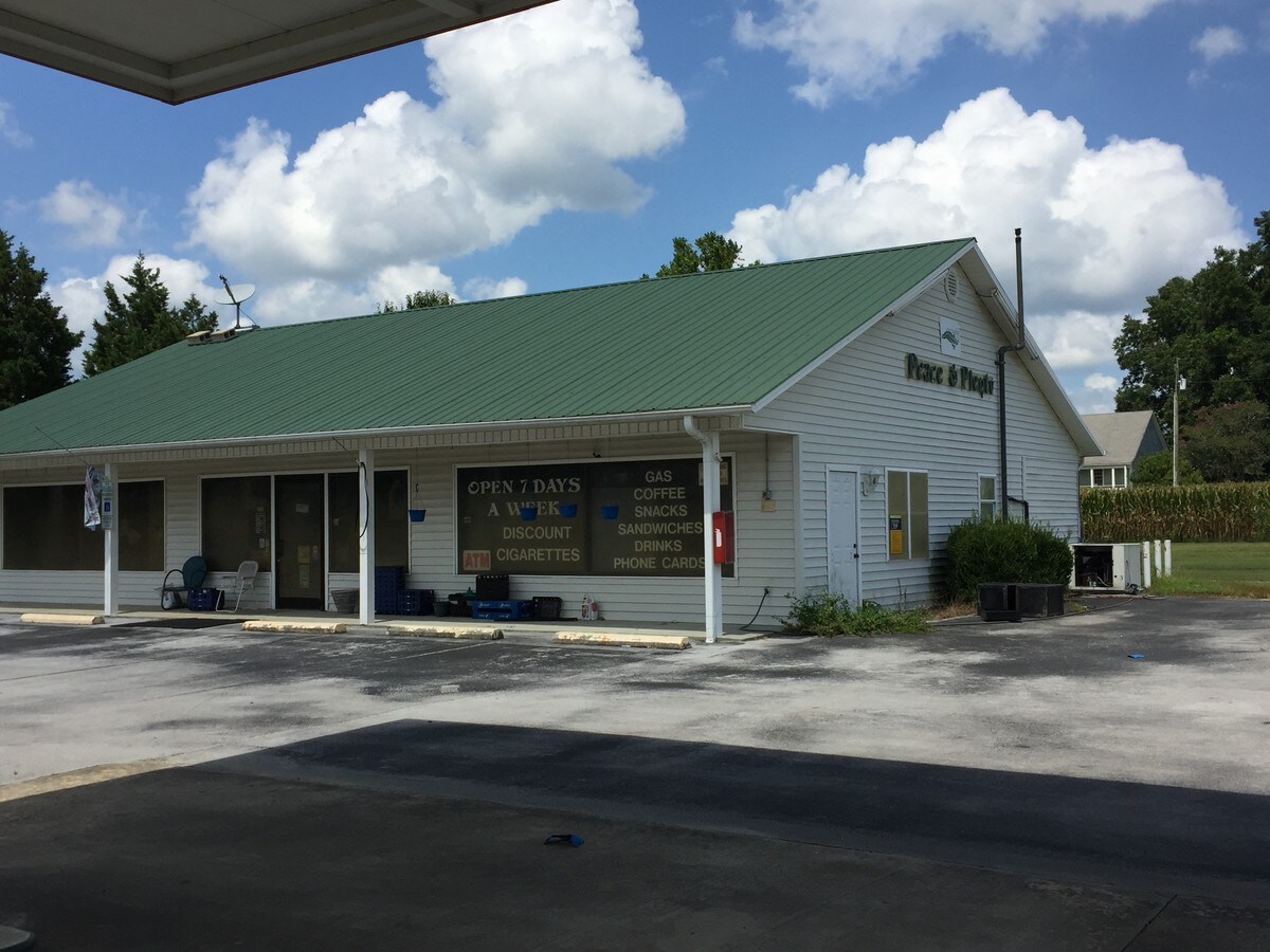 3560 NC Hwy 43 Hwy N, Vanceboro, NC 28586 Peace and Plenty