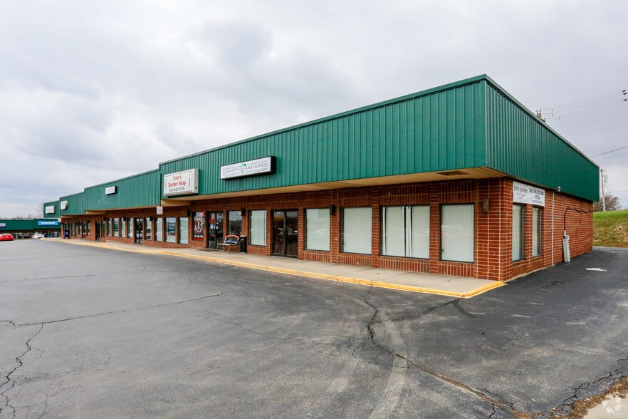 4461-4481 Marie Dr, Middletown, OH for sale - Building Photo - Image 3 of 5