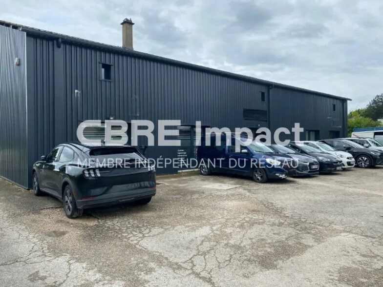 Flex in Quetigny for lease - Building Photo - Image 1 of 4