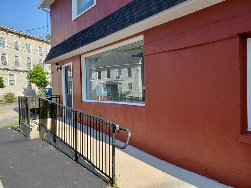 15 Greenwich St, Belvidere, NJ 07823