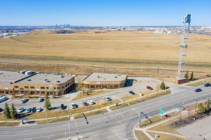 3528 114 Av SE, Calgary, AB for lease - Building Photo - Image 3 of 5