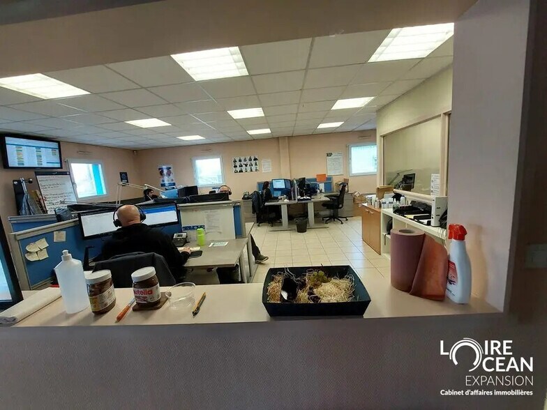 Office in Nantes for lease - Interior Photo - Image 2 of 8