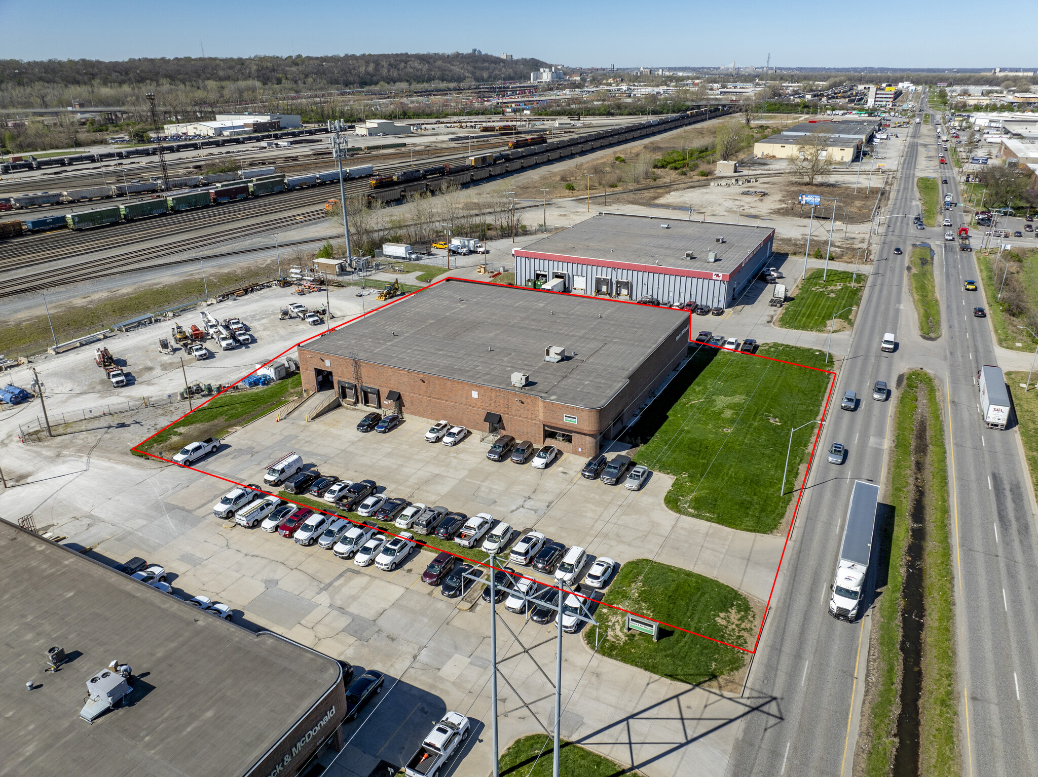 5901 E Front St, Kansas City, MO for lease Building Photo- Image 1 of 4