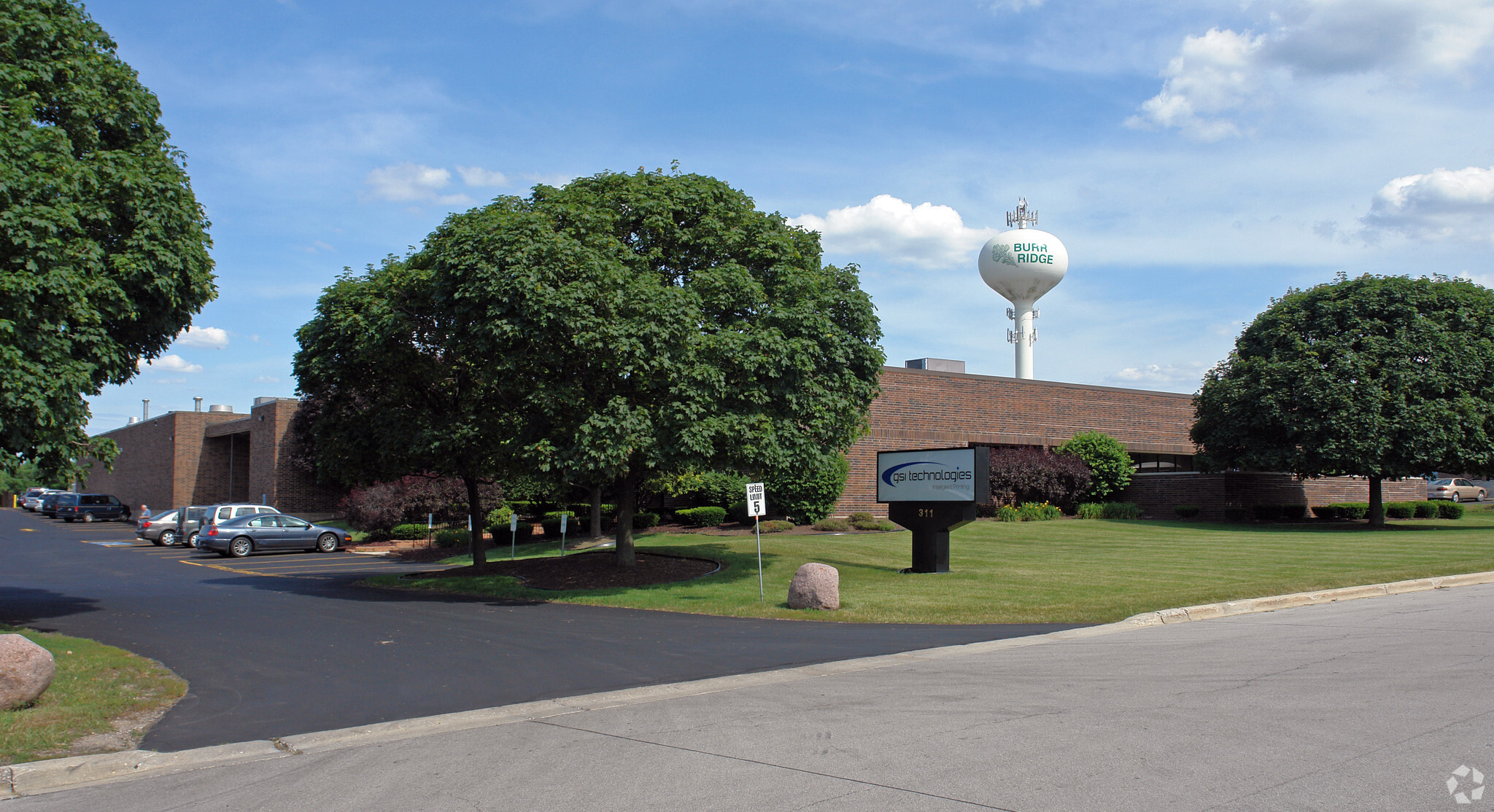 311 Shore Dr, Burr Ridge, IL for sale Primary Photo- Image 1 of 1