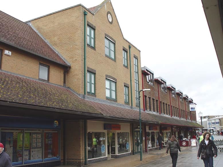 61-63 Crockhamwell Rd, Reading for sale Primary Photo- Image 1 of 1