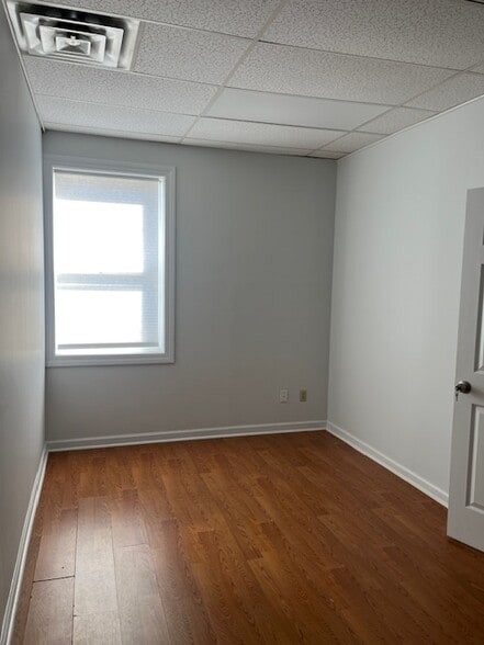 4601 W Market St, Greensboro, NC for lease - Building Photo - Image 2 of 12