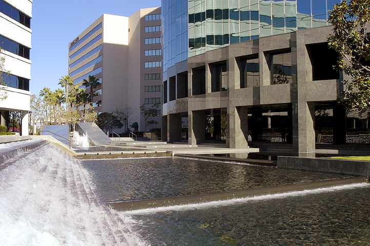 17901 Von Karman Ave, Irvine, CA for lease - Building Photo - Image 2 of 26