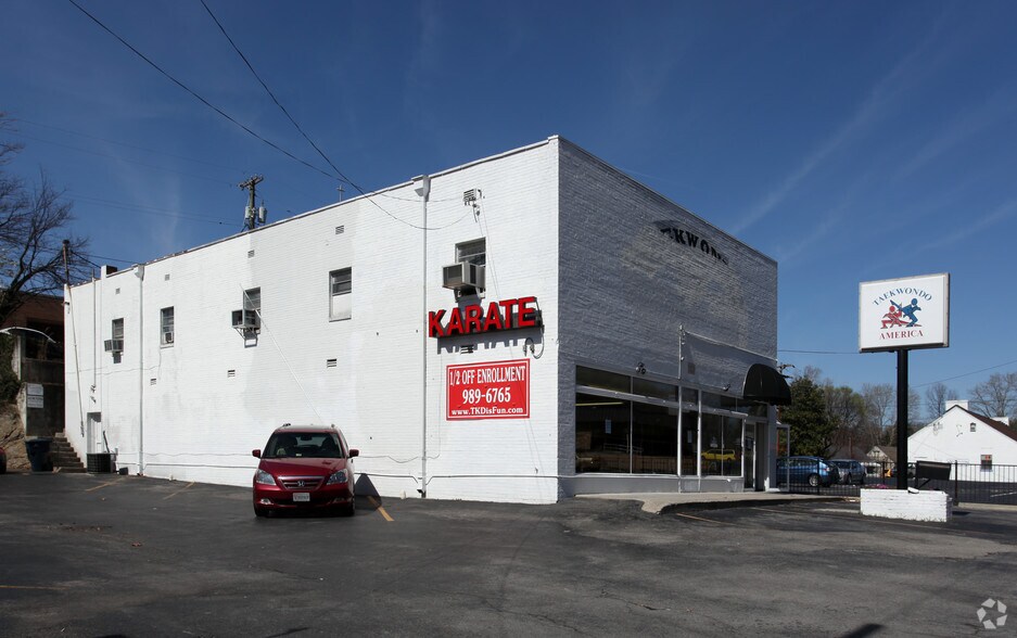 2907 Brambleton Ave, Roanoke, VA for sale - Primary Photo - Image 1 of 1