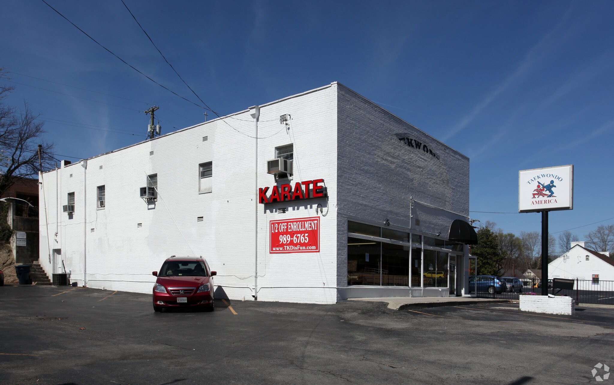 2907 Brambleton Ave, Roanoke, VA for sale Primary Photo- Image 1 of 1
