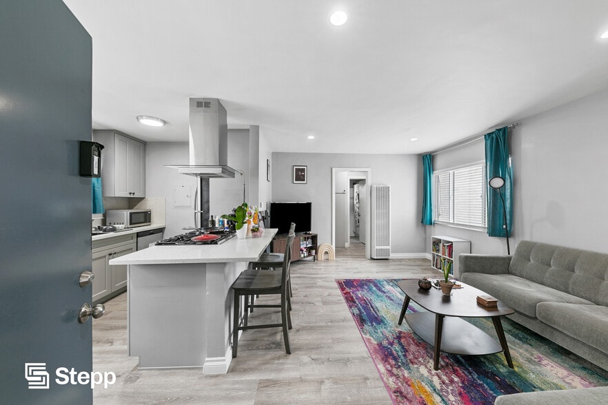 433 Nebraska Ave, Long Beach, CA for sale - Building Photo - Image 2 of 19