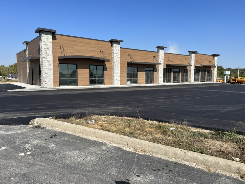 1737 S. State Road 57, Washington, IN for sale - Primary Photo - Image 1 of 6