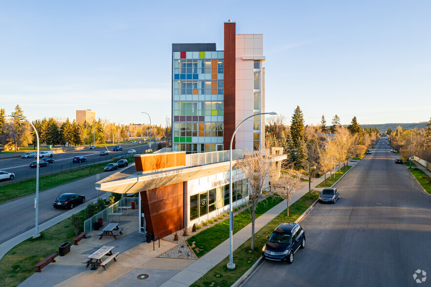 2520 Capitol Hill Cres NW, Calgary, AB for lease - Building Photo - Image 1 of 6