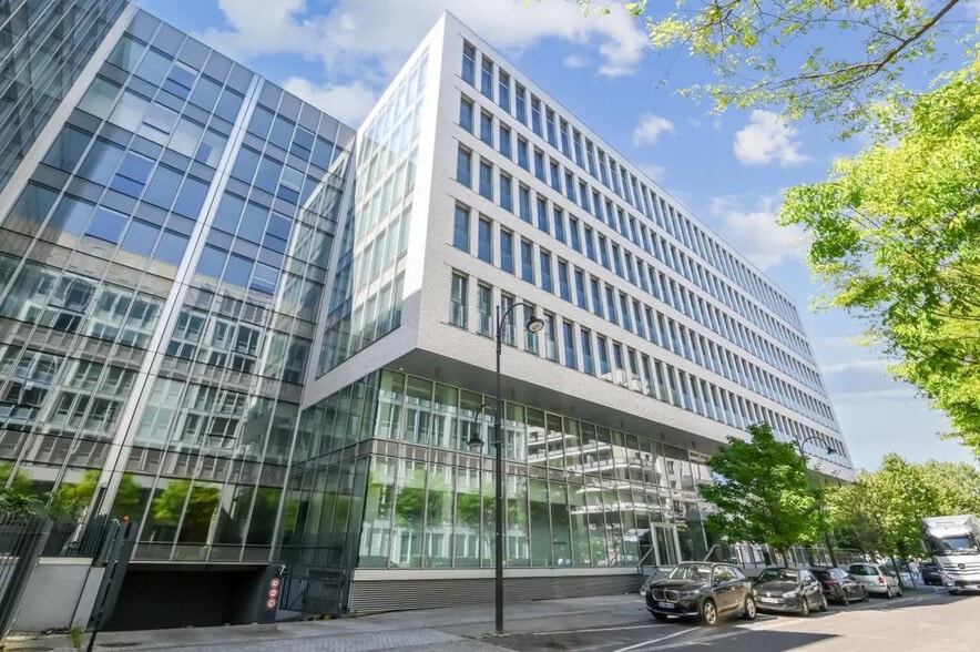7-9 Rue Henri Sainte Claire Deville, Rueil-Malmaison for lease - Building Photo - Image 1 of 15