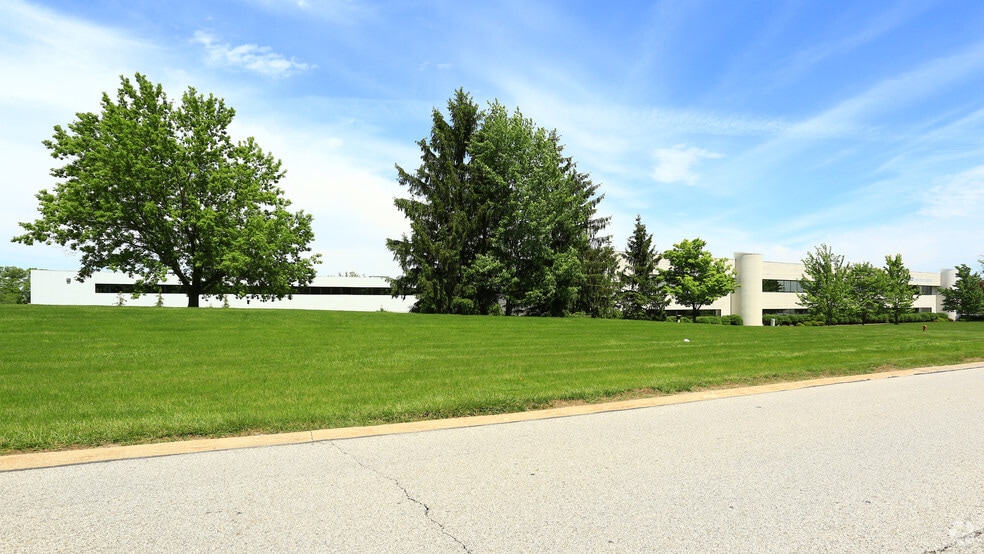 777 Lena Dr, Aurora, OH for sale - Primary Photo - Image 1 of 1