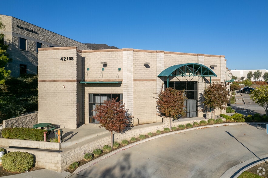 42108 Roick Dr, Temecula, CA for lease - Building Photo - Image 2 of 6