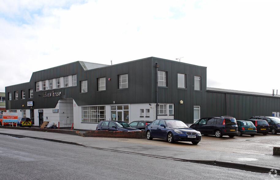 Victoria Rd, Burgess Hill for lease - Building Photo - Image 3 of 14