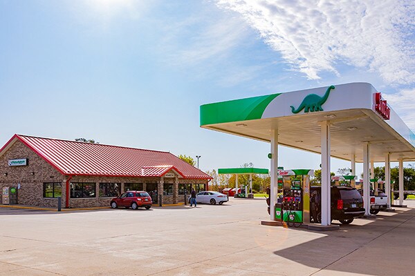 1581 1st Ave SE, Cedar Rapids, IA for sale Primary Photo- Image 1 of 1