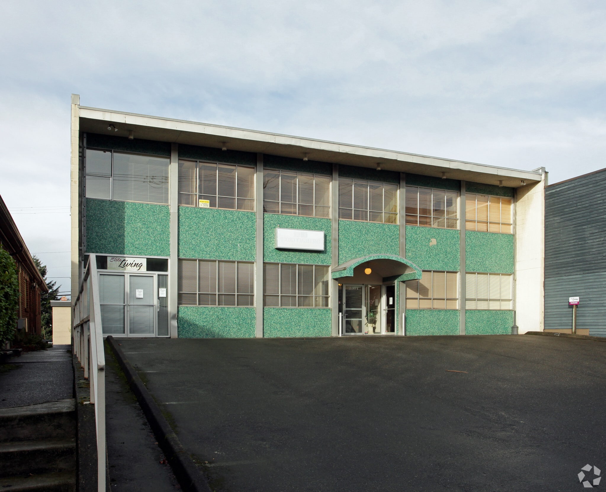 2371 Eastlake Ave E, Seattle, WA for lease Primary Photo- Image 1 of 4