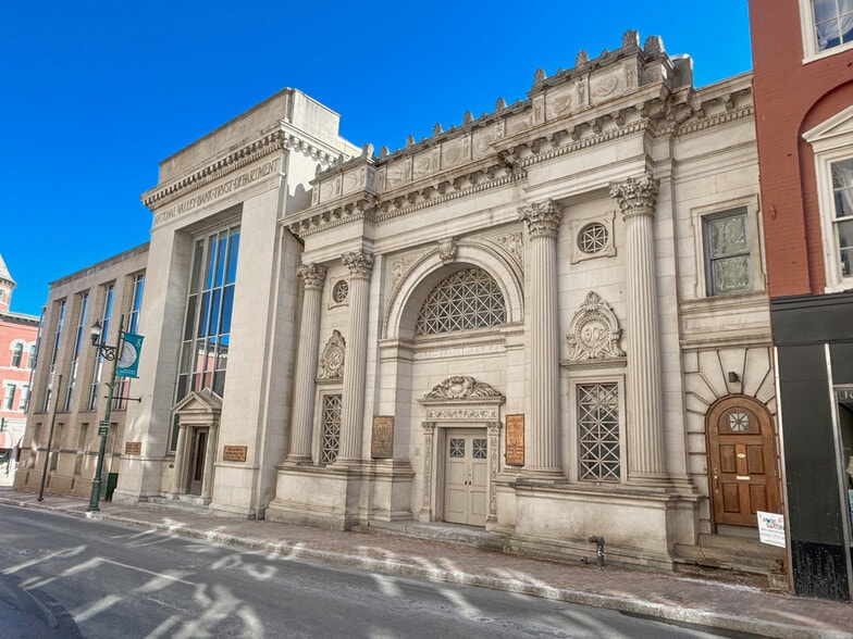 2 W Beverley St, Staunton, VA for sale - Building Photo - Image 1 of 7