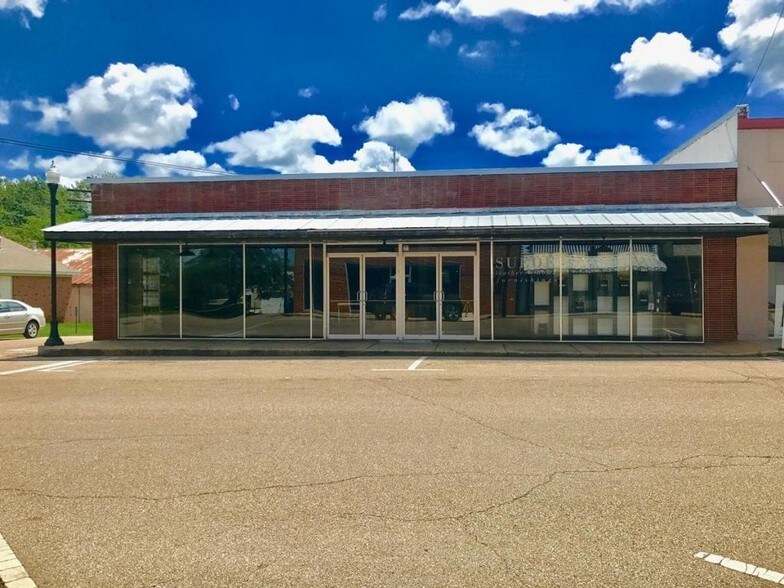 107 N Cummings St, Fulton, MS 38843