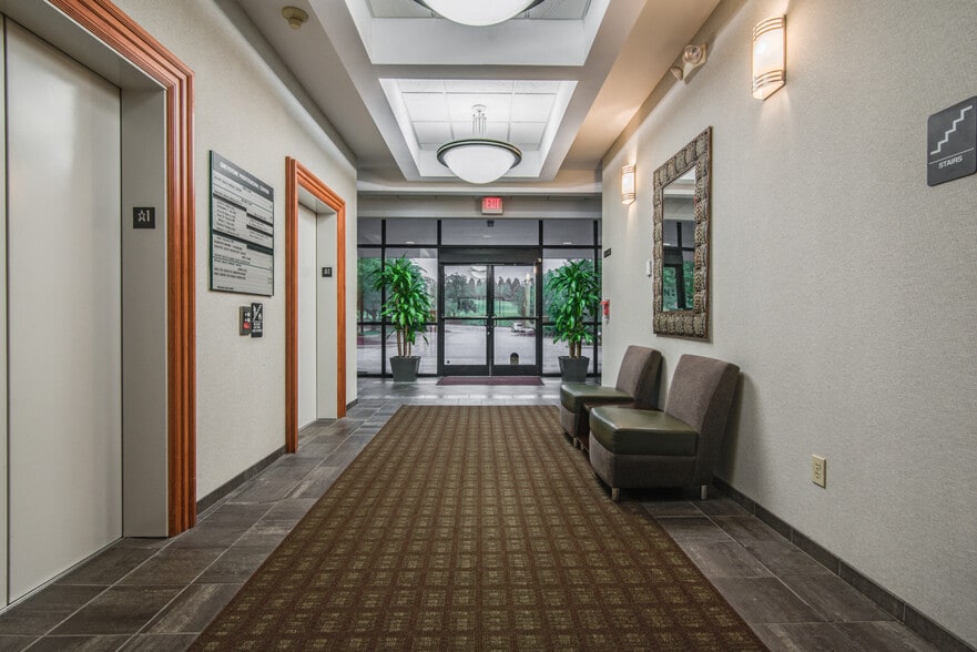 2025 Frontis Plaza Blvd, Winston-Salem, NC for lease - Interior Photo - Image 2 of 11