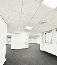 Office in Bonneuil-sur-Marne for lease Building Photo- Image 2 of 5