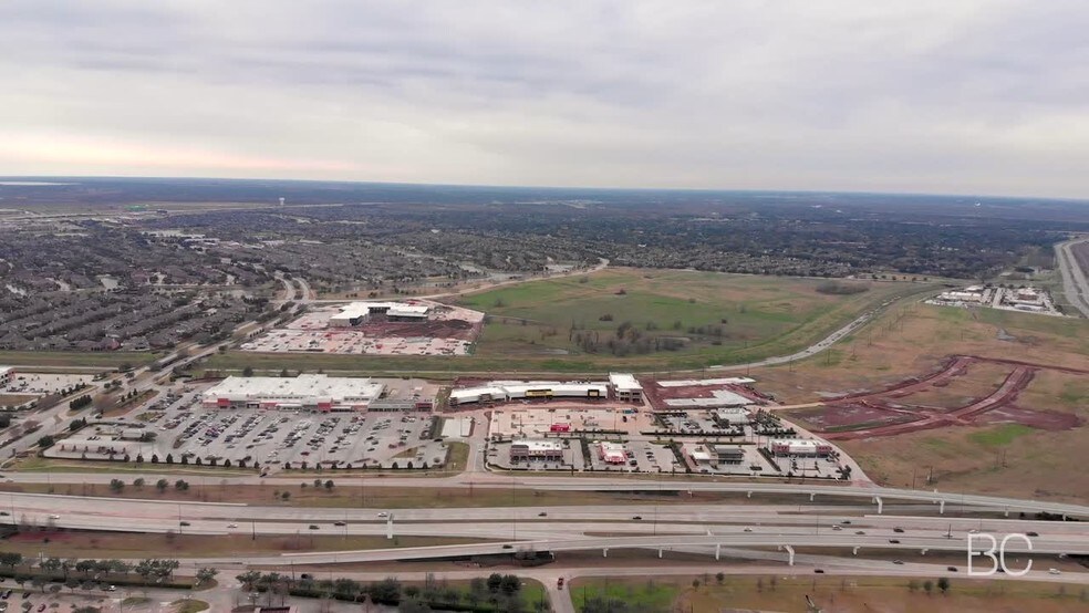 300 Promenade Way, Sugar Land, TX for lease - Rubicon Realty 90@99 4K - Image 1 of 7