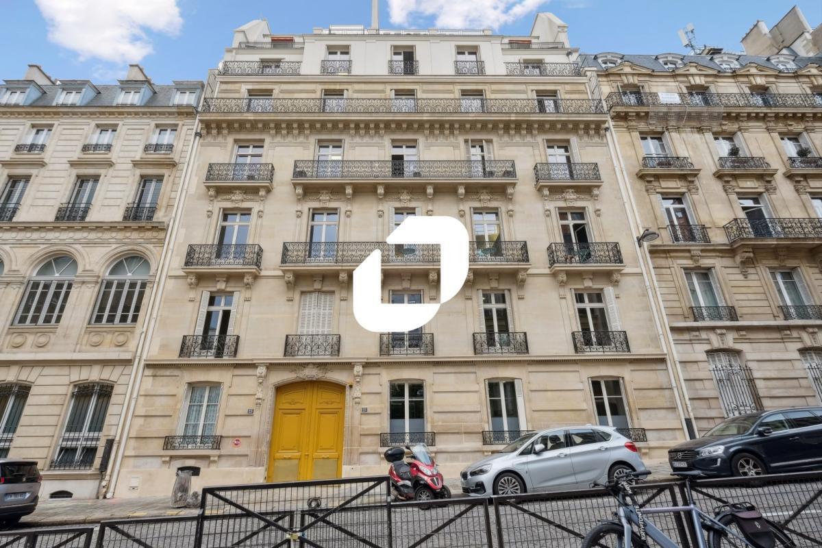 Office in Paris for lease Building Photo- Image 1 of 8