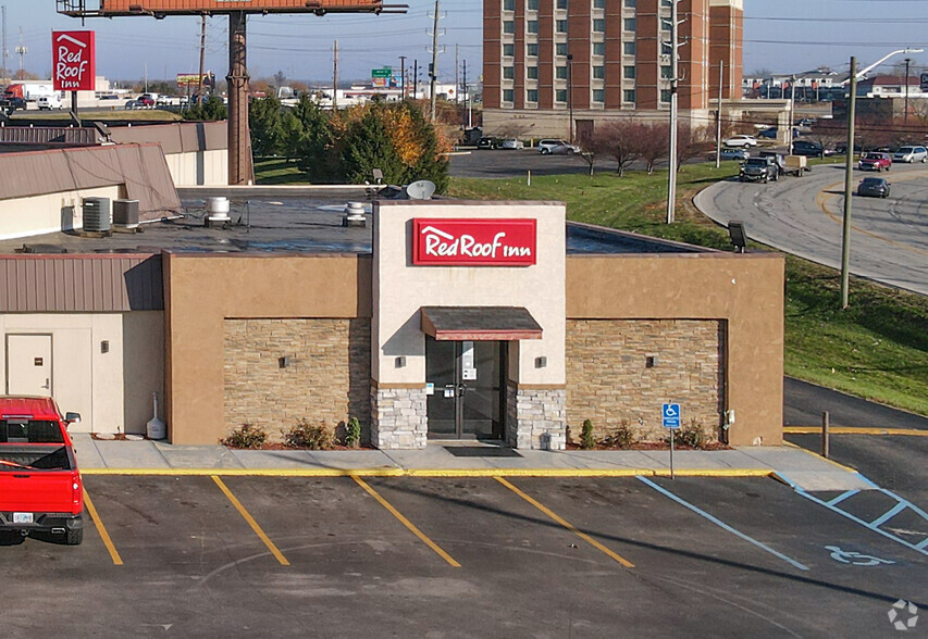 8110 N Shadeland Ave, Indianapolis, IN for sale - Building Photo - Image 1 of 7