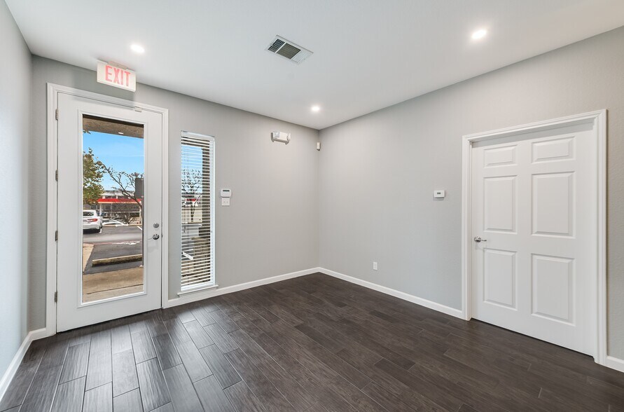 8700 Menchaca Rd, Austin, TX for sale - Building Photo - Image 1 of 1