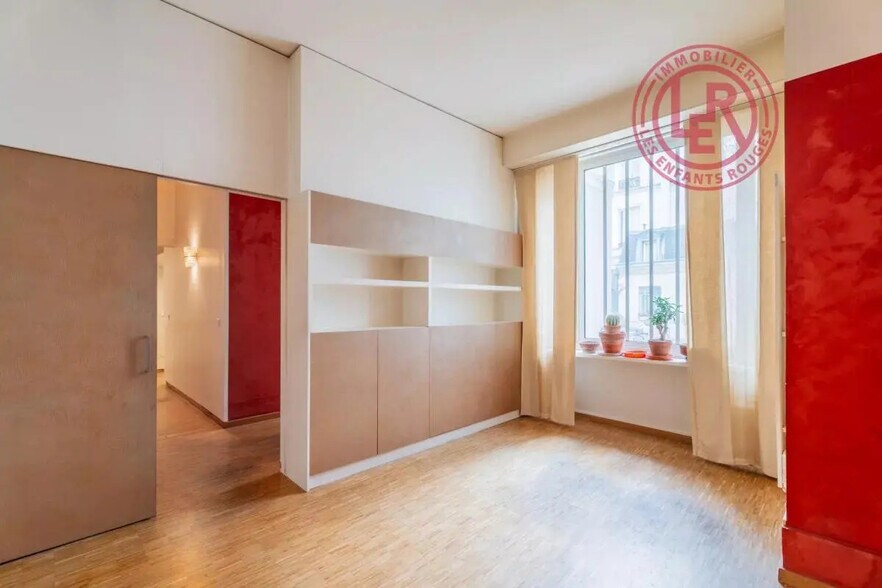 Office in Paris for lease - Interior Photo - Image 2 of 8